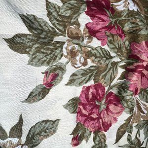 Vintage Floral Viscose-Blend Shawl, 118 × 118 cm — Romantic Retro Style